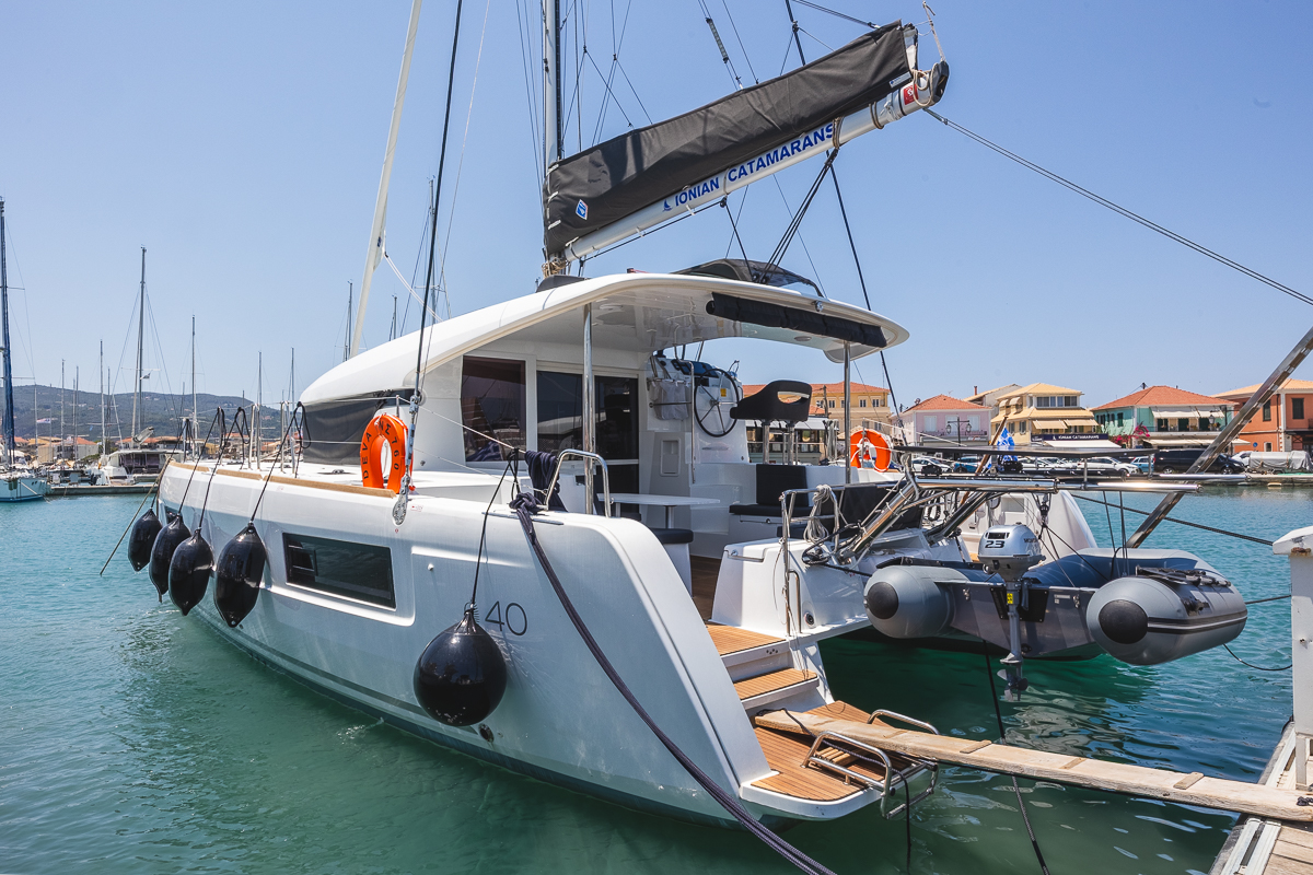 Lagoon 40 – 4 + 2 cab – Catamaran