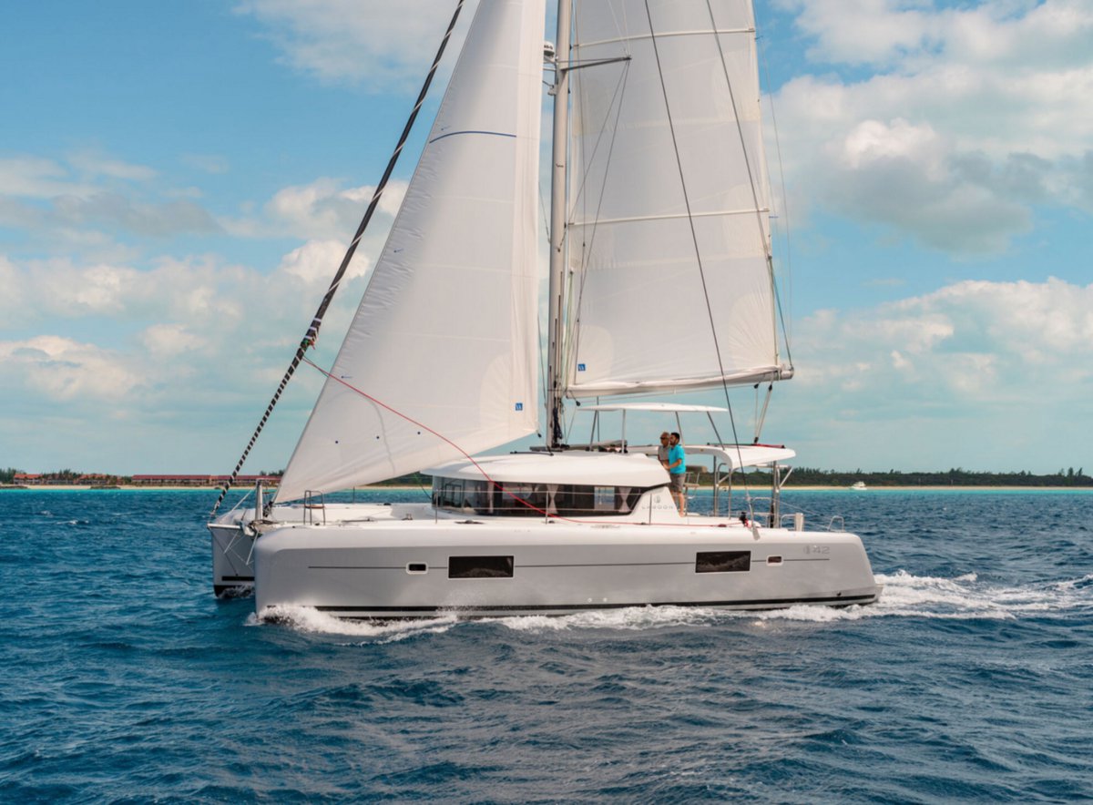 Lagoon 42 – 4 + 2 cab. – Catamaran