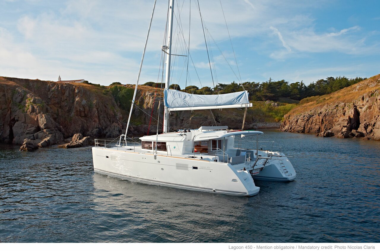 Lagoon 450 F – 4 + 2 cab. – Catamaran