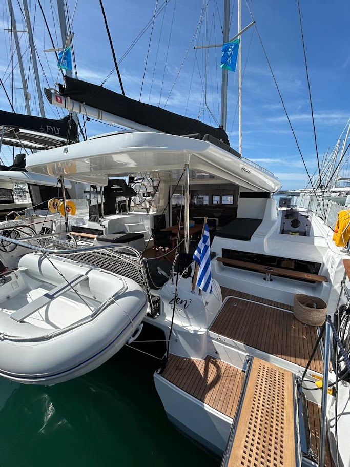 Lagoon 43 – 4 + 2 cab. – Catamaran