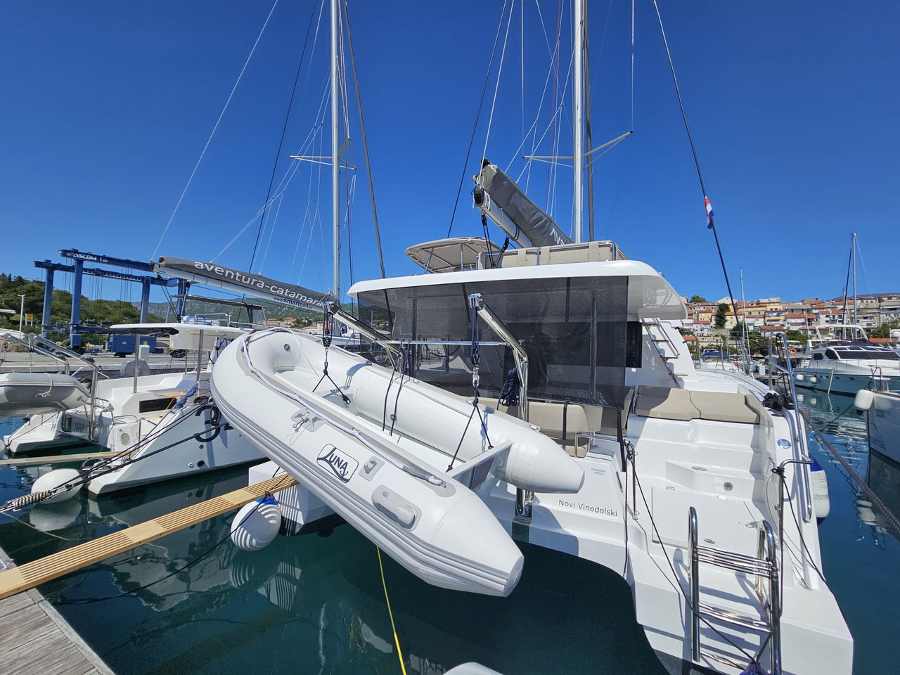 Aventura 37 – Catamaran