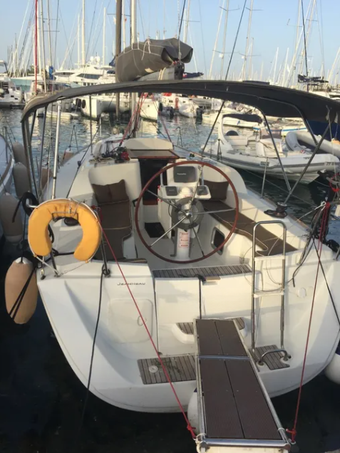 Sun Odyssey 33i – 2 cab. – Sailing yacht