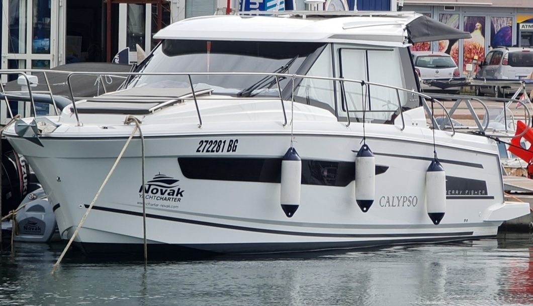 Merry Fisher 895 – 2 cab. – Motor boat