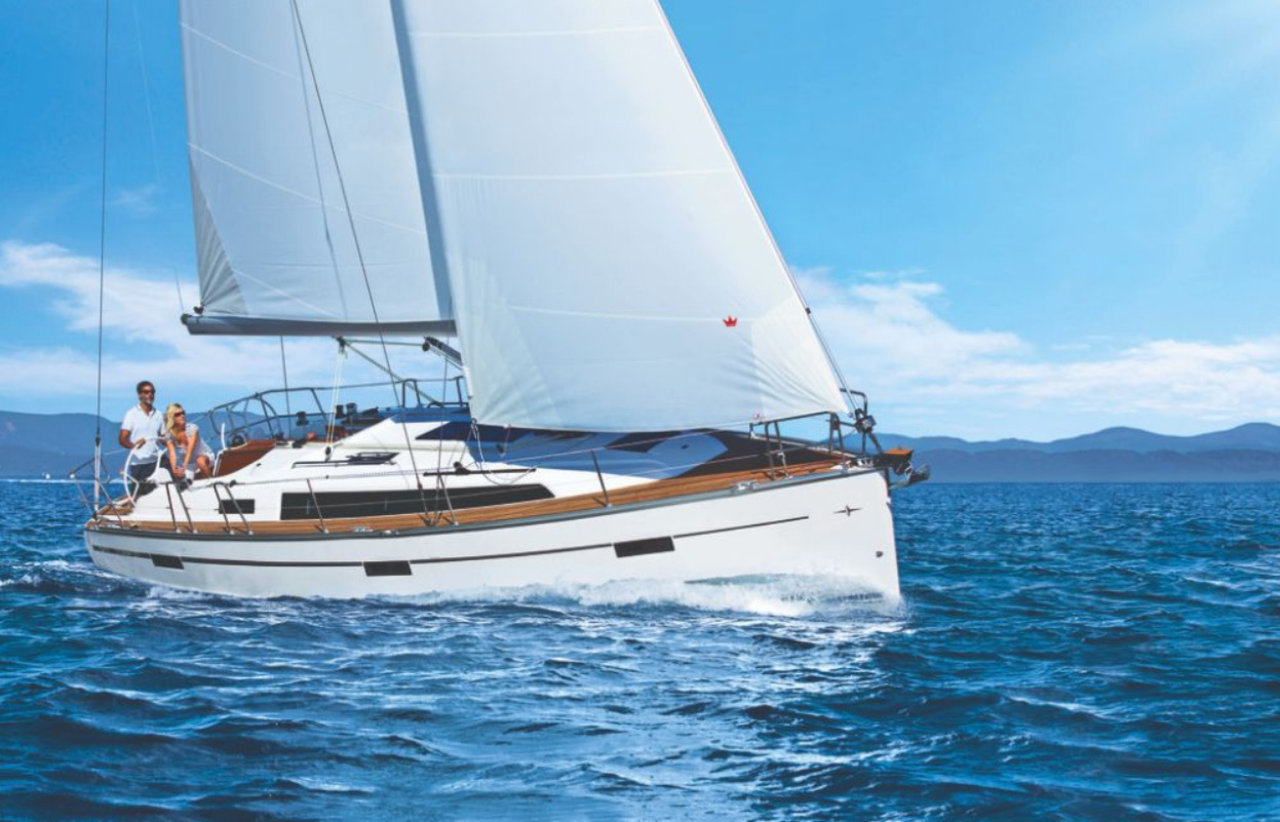 Bavaria Cruiser 37 – 3 cab. – Sailing yacht