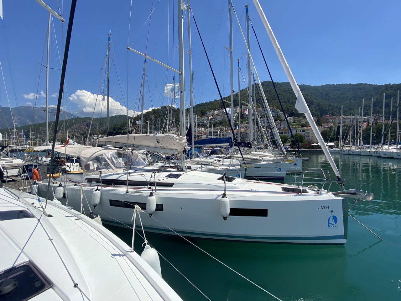 Sun Odyssey 440 – 4 cab. – Sailing yacht