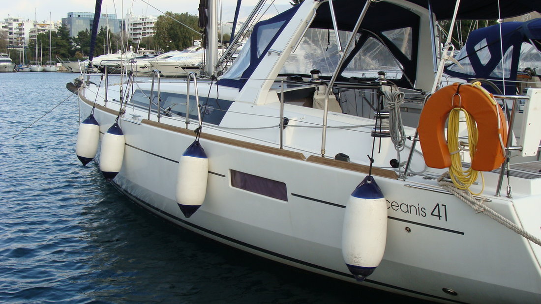 Oceanis 41 – Sailing yacht