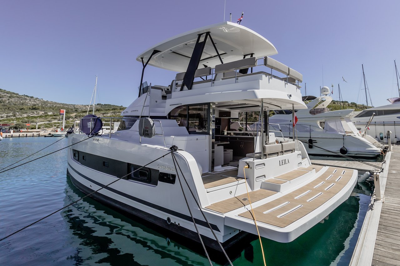 Bali Catspace MY – Power catamaran