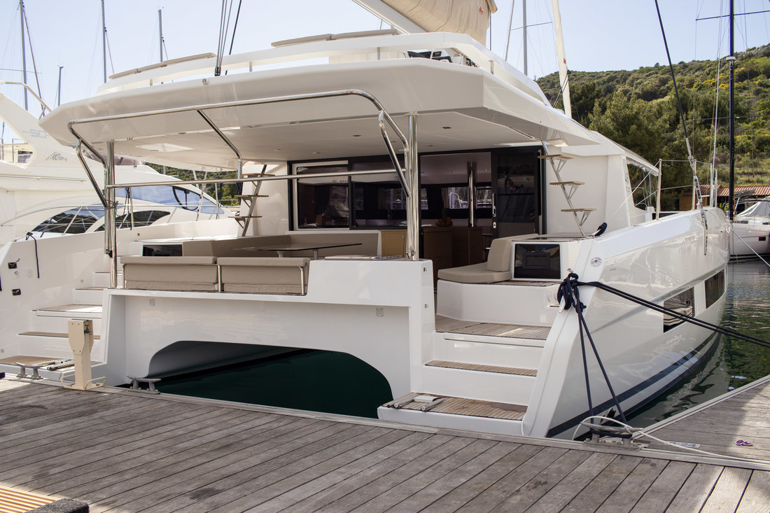 Dufour 48 Catamaran – 5 + 1 cab. – Catamaran