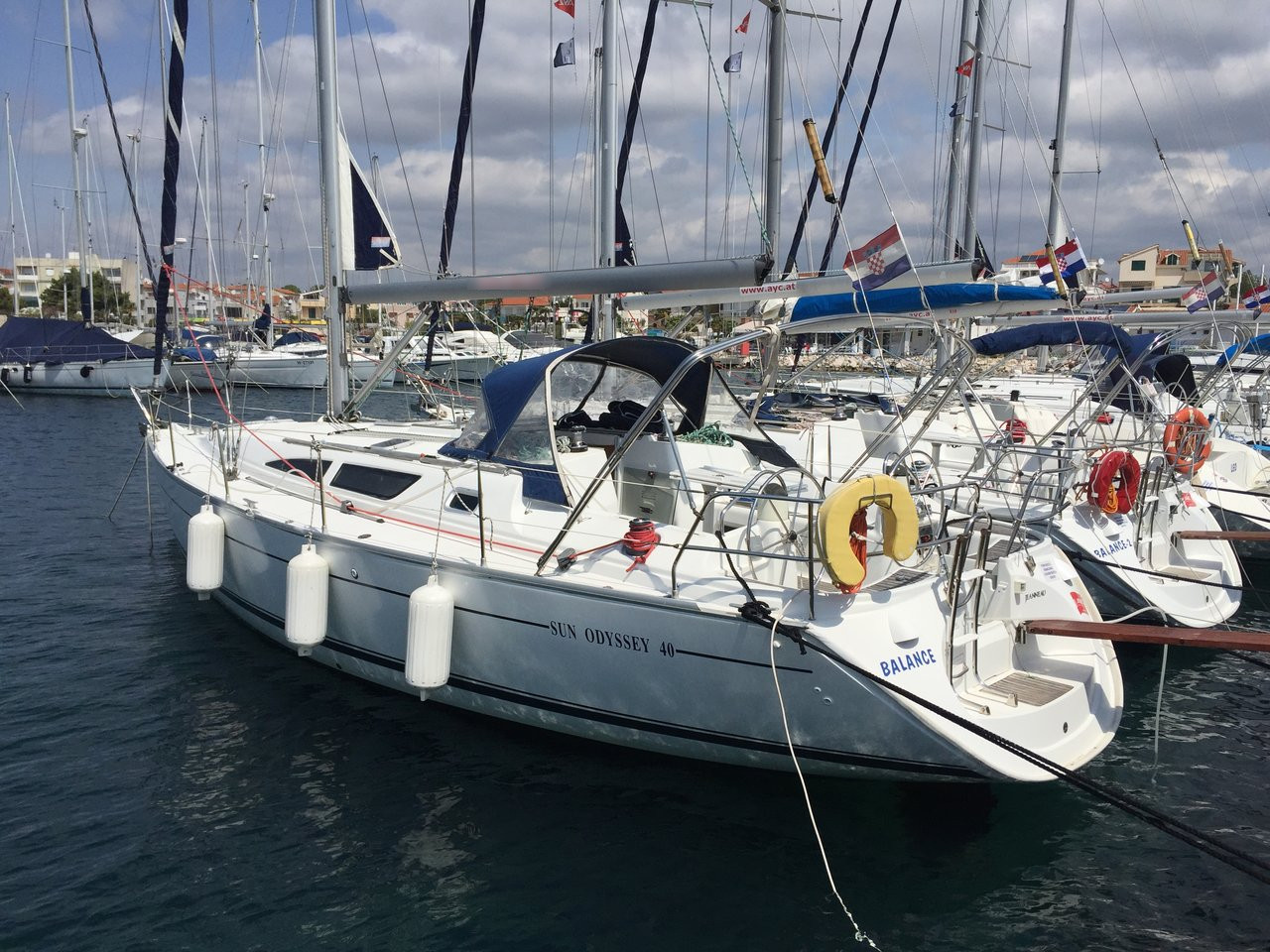 Sun Odyssey 40 – Sailing yacht
