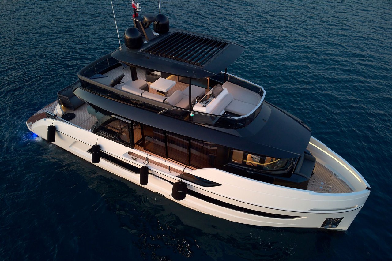 Explorer Fly 62 – Motor yacht