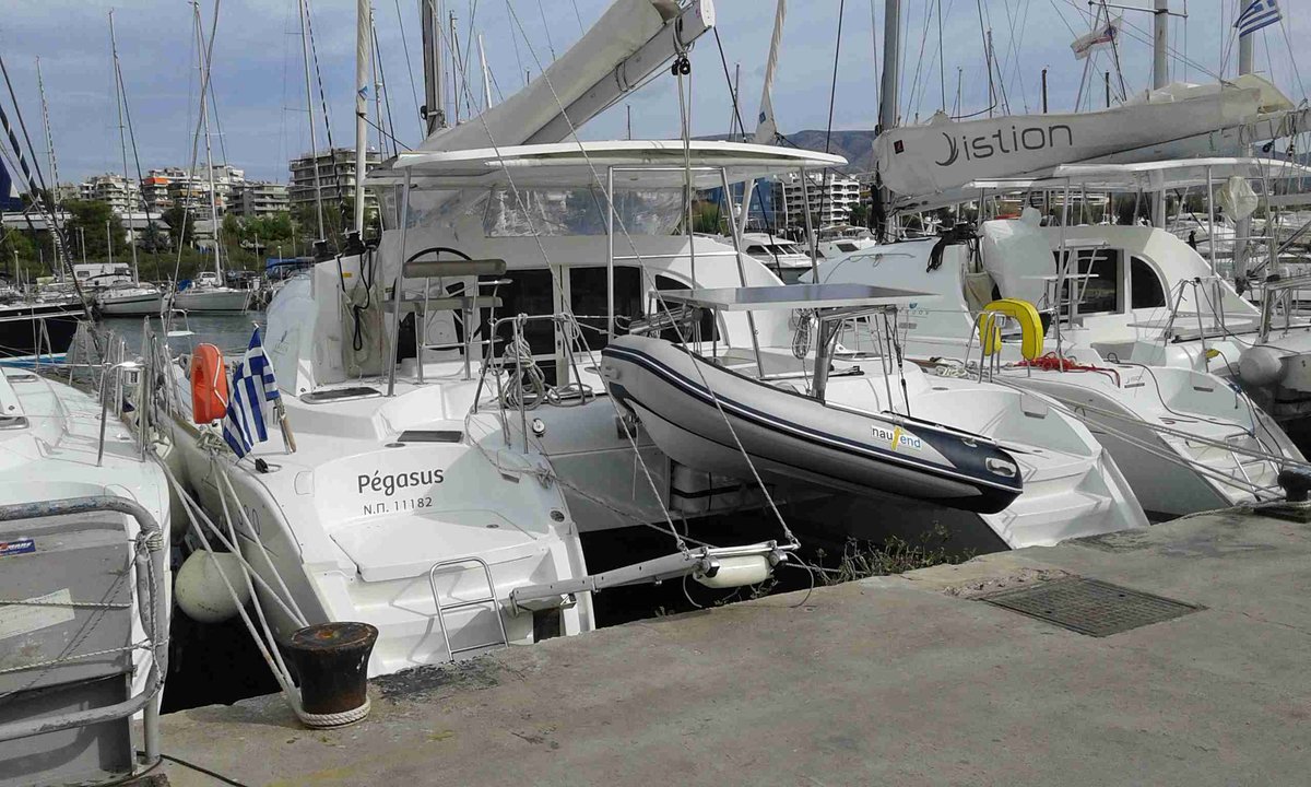 Lagoon 380 S2 – 4 + 2 cab. – Catamaran