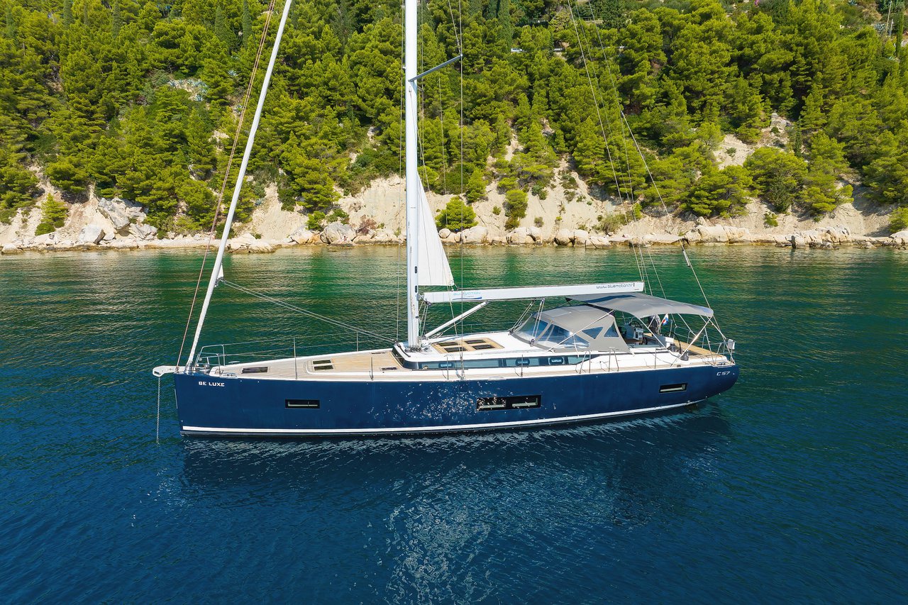 Bavaria C57 – 3 + 1 cab. – Sailing yacht