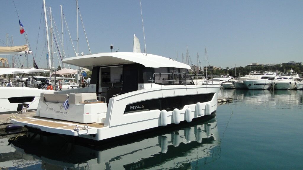 Motor Yacht 4.S – Power catamaran