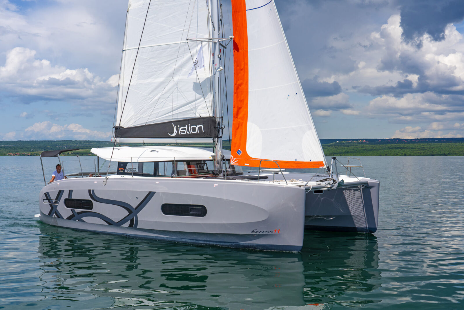 Excess 11 – 4 + 1 + 1 cab. – Catamaran