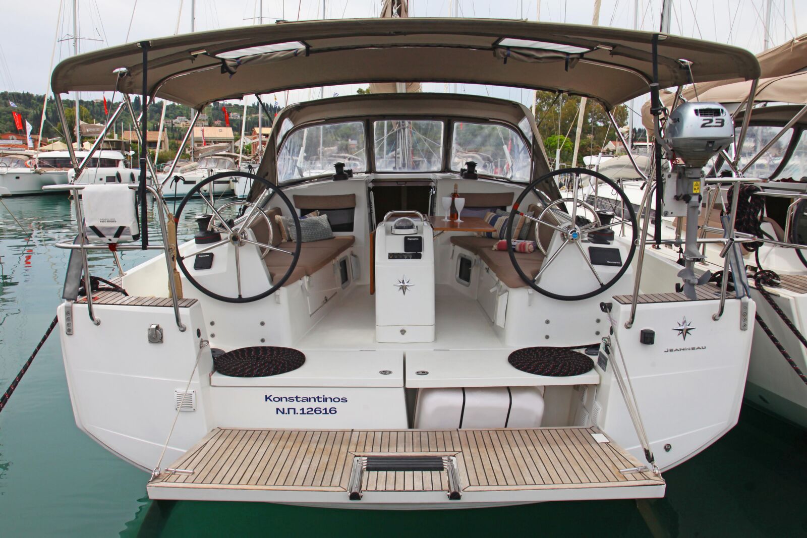 Sun Odyssey 410 – 3 cab. – Sailing yacht