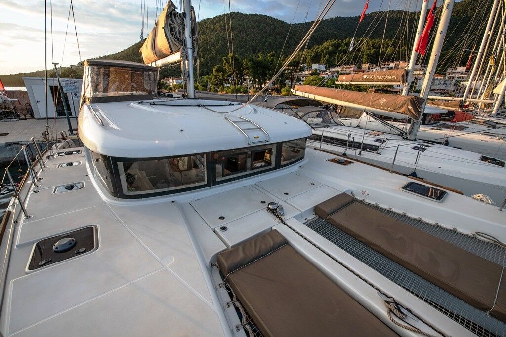Lagoon 40 – 4 + 1 cab. – Catamaran