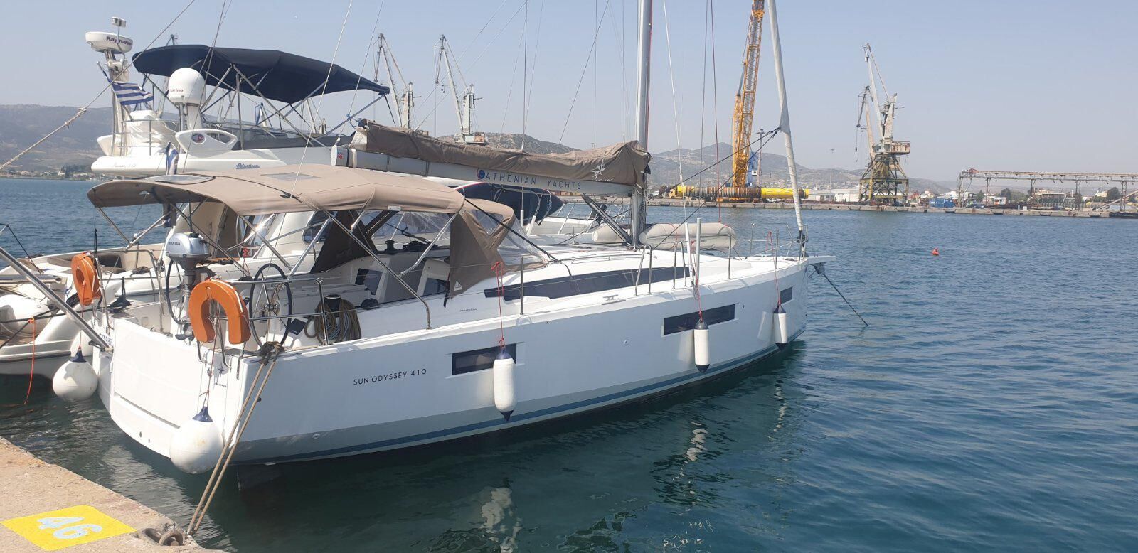 Sun Odyssey 410 – 3 cab. – Sailing yacht