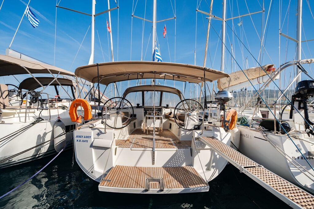 Sun Odyssey 519 – 5 cab. – Sailing yacht