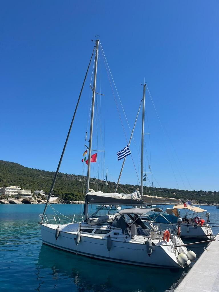 Sun Odyssey 35 – Sailing yacht