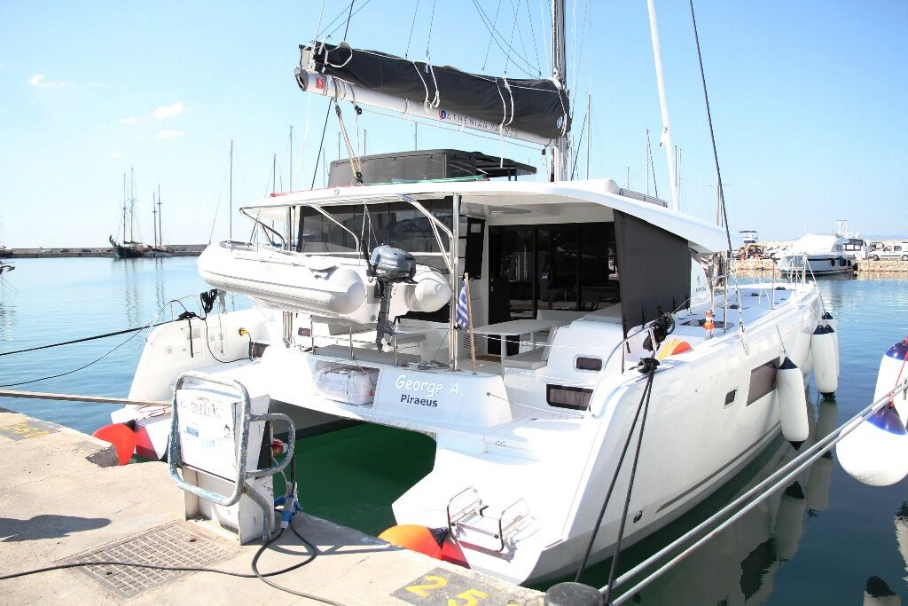 Lagoon 42 – 4 + 2 cab. – Catamaran