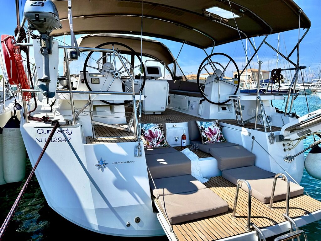 Jeanneau 54 – 5 + 1 cab. – Sailing yacht