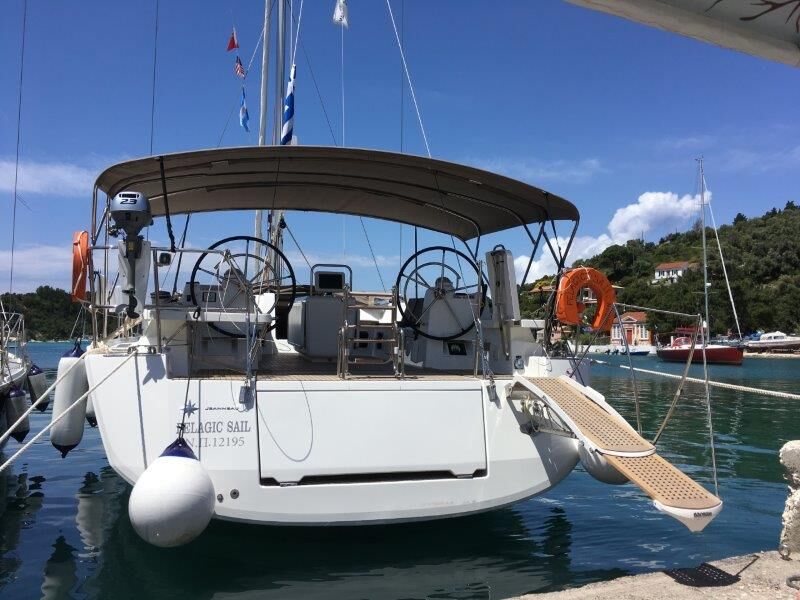 Jeanneau 54 – 5 + 1 cab. – Sailing yacht