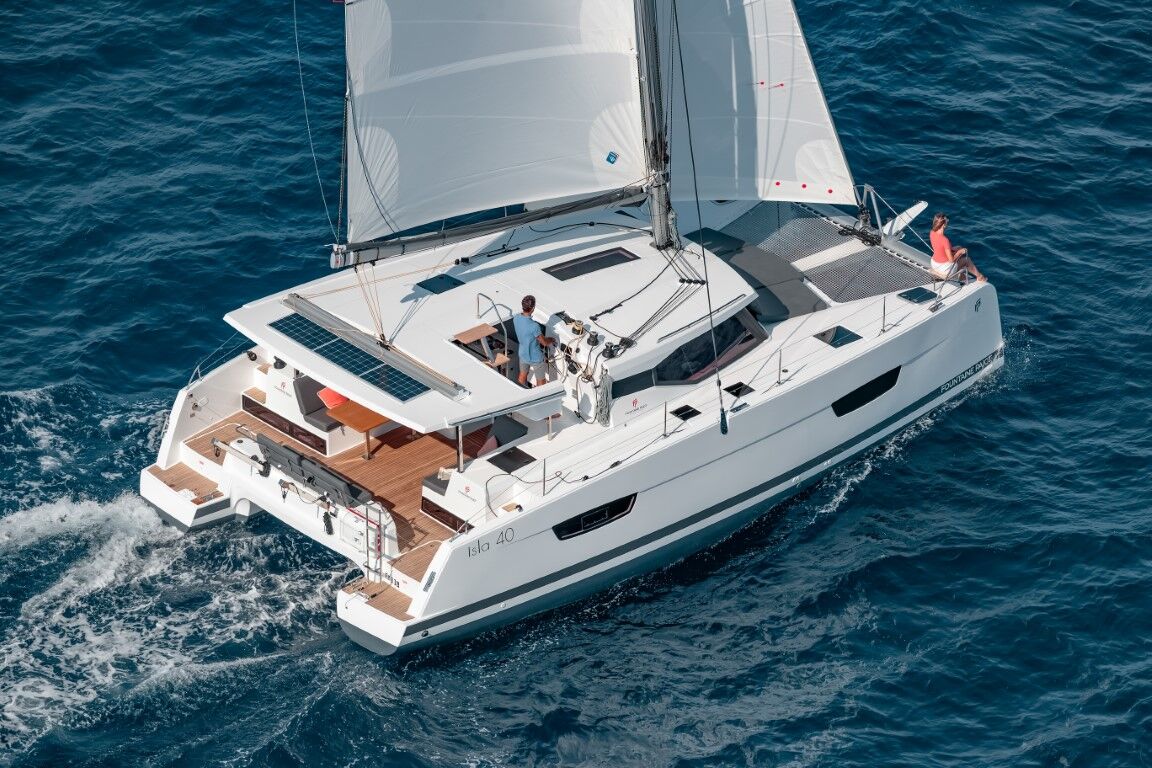 Fountaine Pajot Isla 40 – 4 + 1 cab. – Catamaran