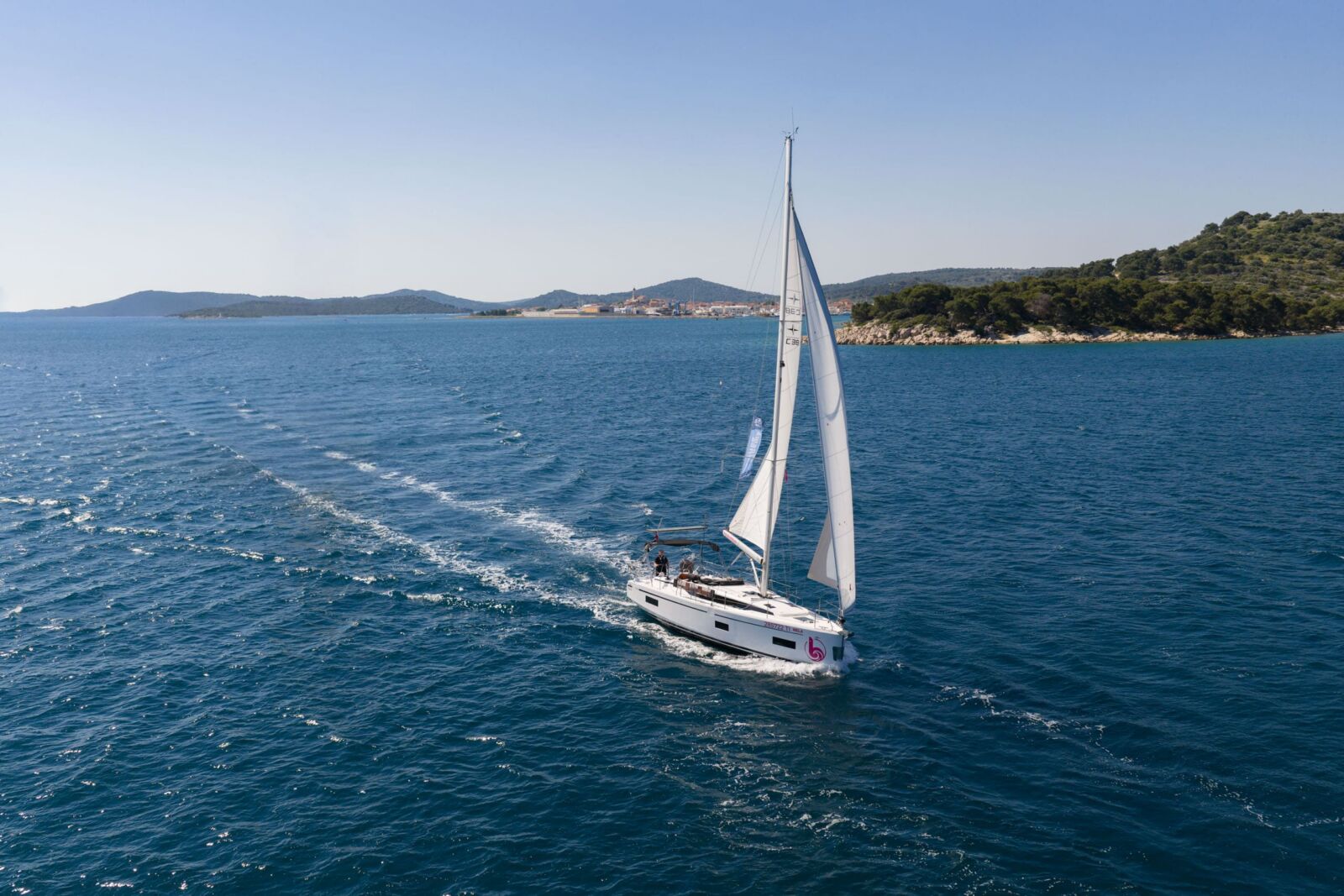 Bavaria C38 – Sailing yacht