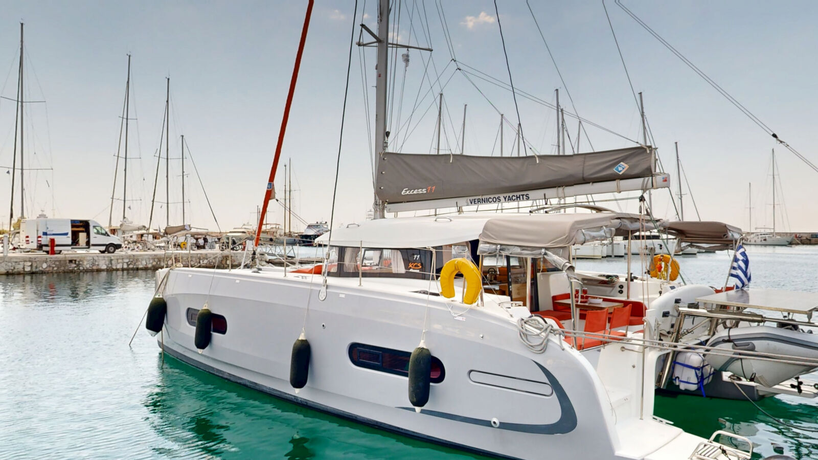 Excess 11 – 4 + 1 cab. – Catamaran