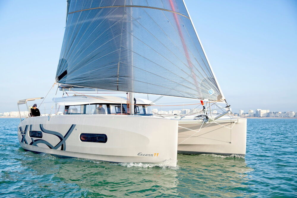 Excess 11 – 4 + 1 + 1 cab. – Catamaran