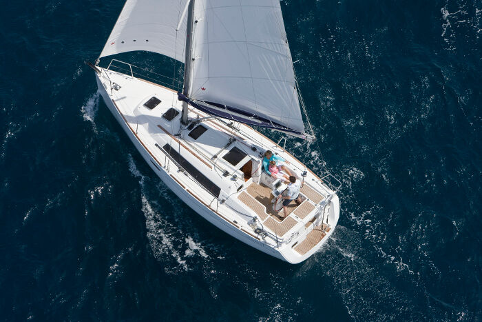 Oceanis 31 – Sailing yacht
