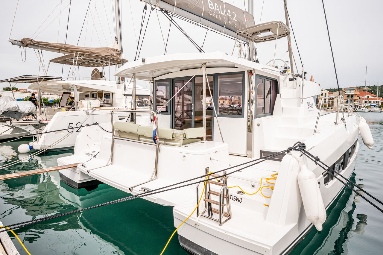 Bali 4.2 – Catamaran