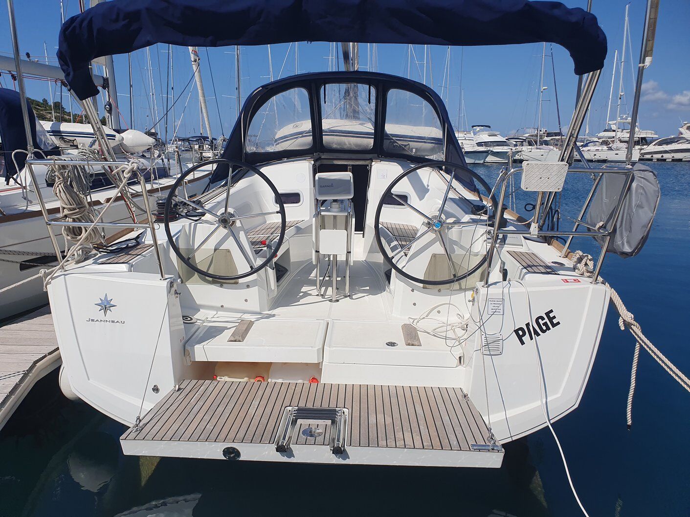 Sun Odyssey 349 – 3 cab. – Sailing yacht