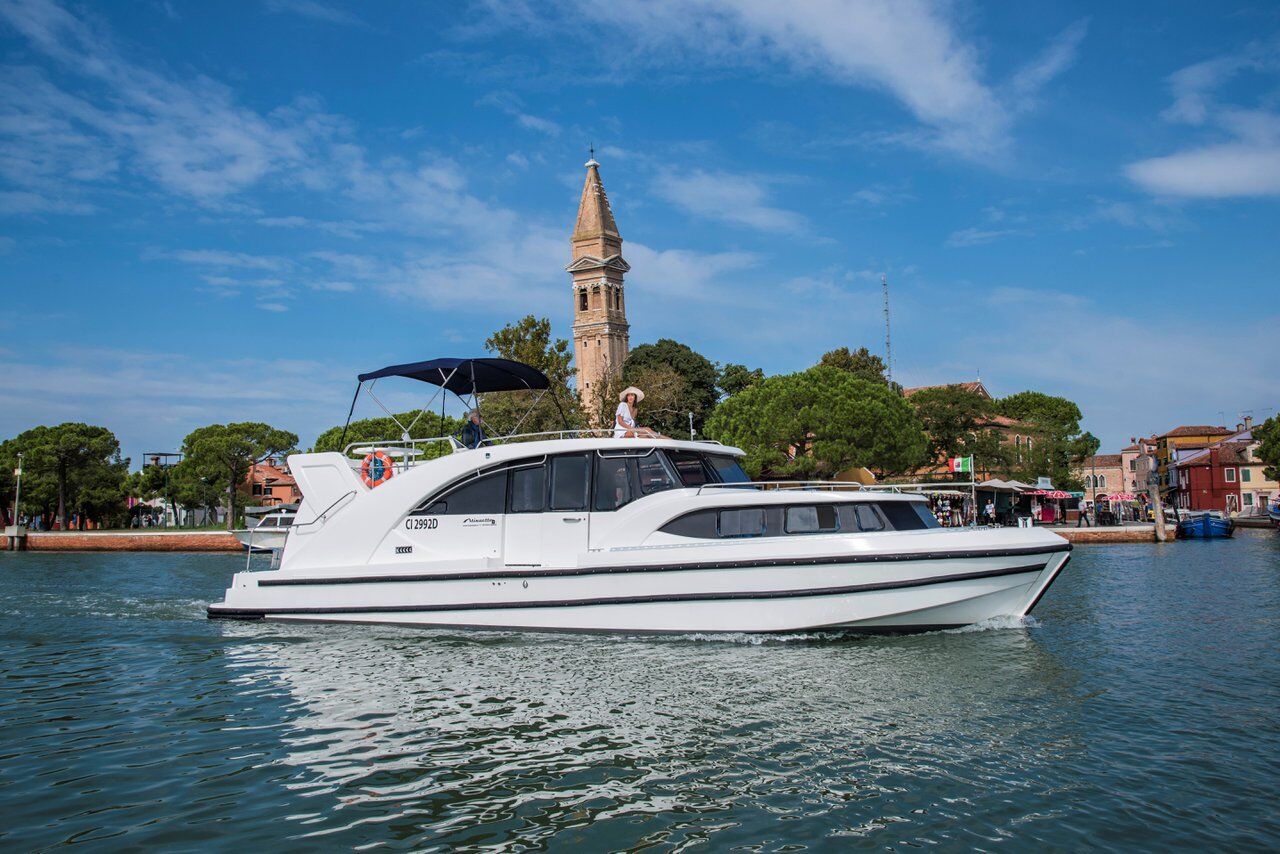 Minuetto 8 – Motor yacht