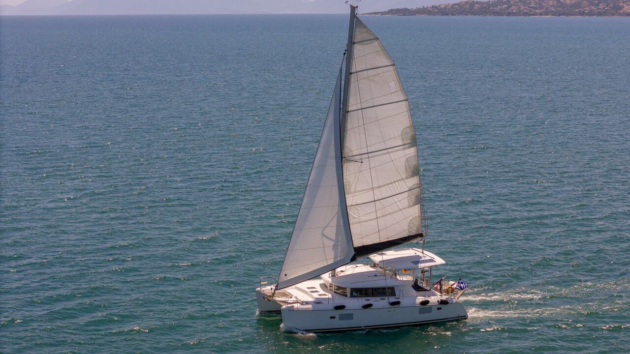 Lagoon 420 – 4 + 2 cab. – Catamaran