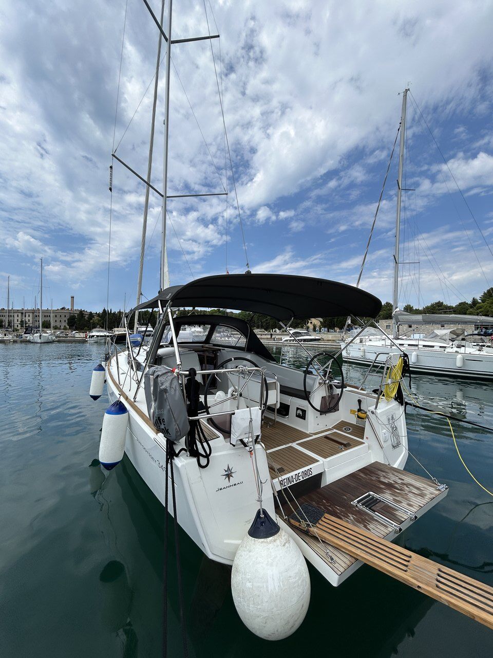 Sun Odyssey 349 – 3 cab. – Sailing yacht