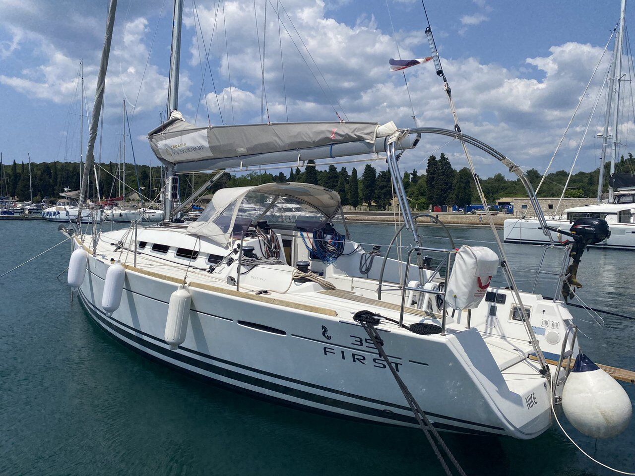 First 35 – Sailing yacht