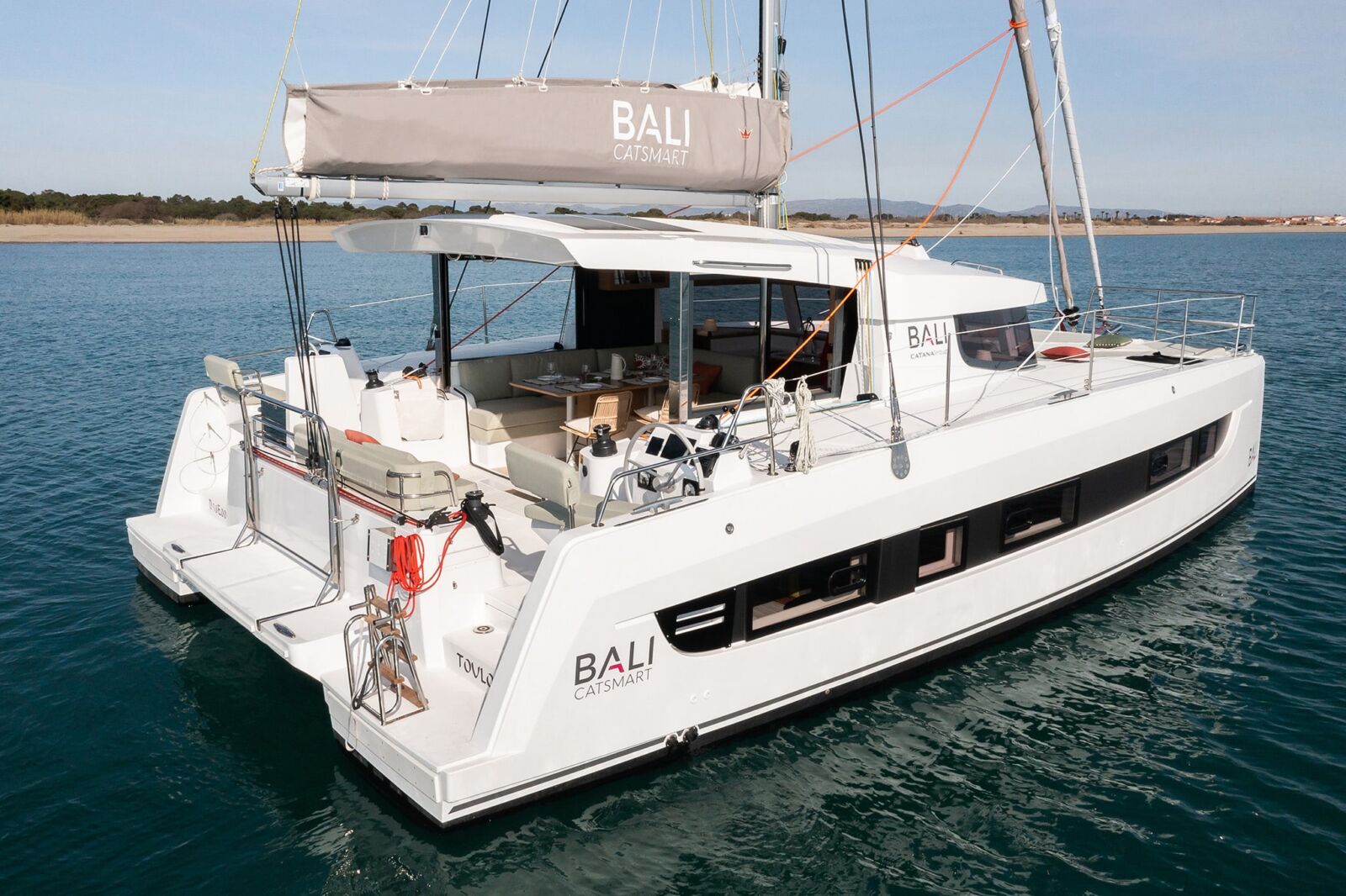 Bali Catsmart OW – 3 cab. – Catamaran