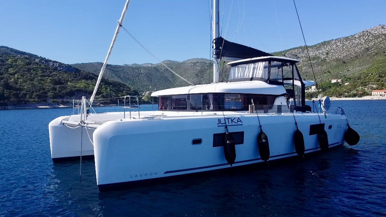 Lagoon 42 OW – Catamaran