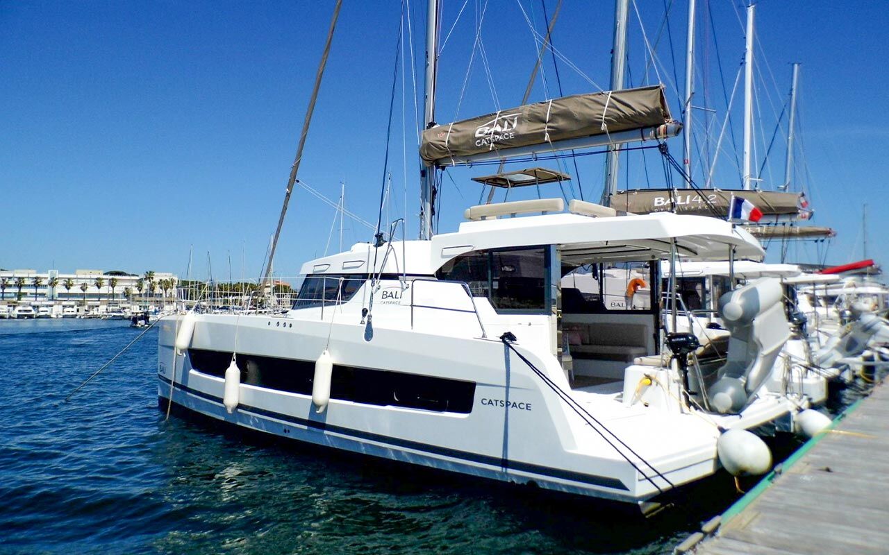 Bali Catspace OW – Catamaran