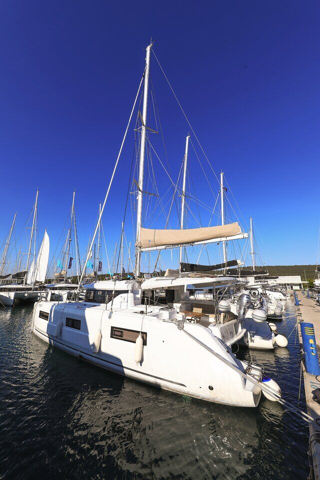 Lagoon 46 – 4 + 2 cab. – Catamaran