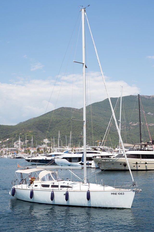 Sun Odyssey 40.3 – Sailing yacht