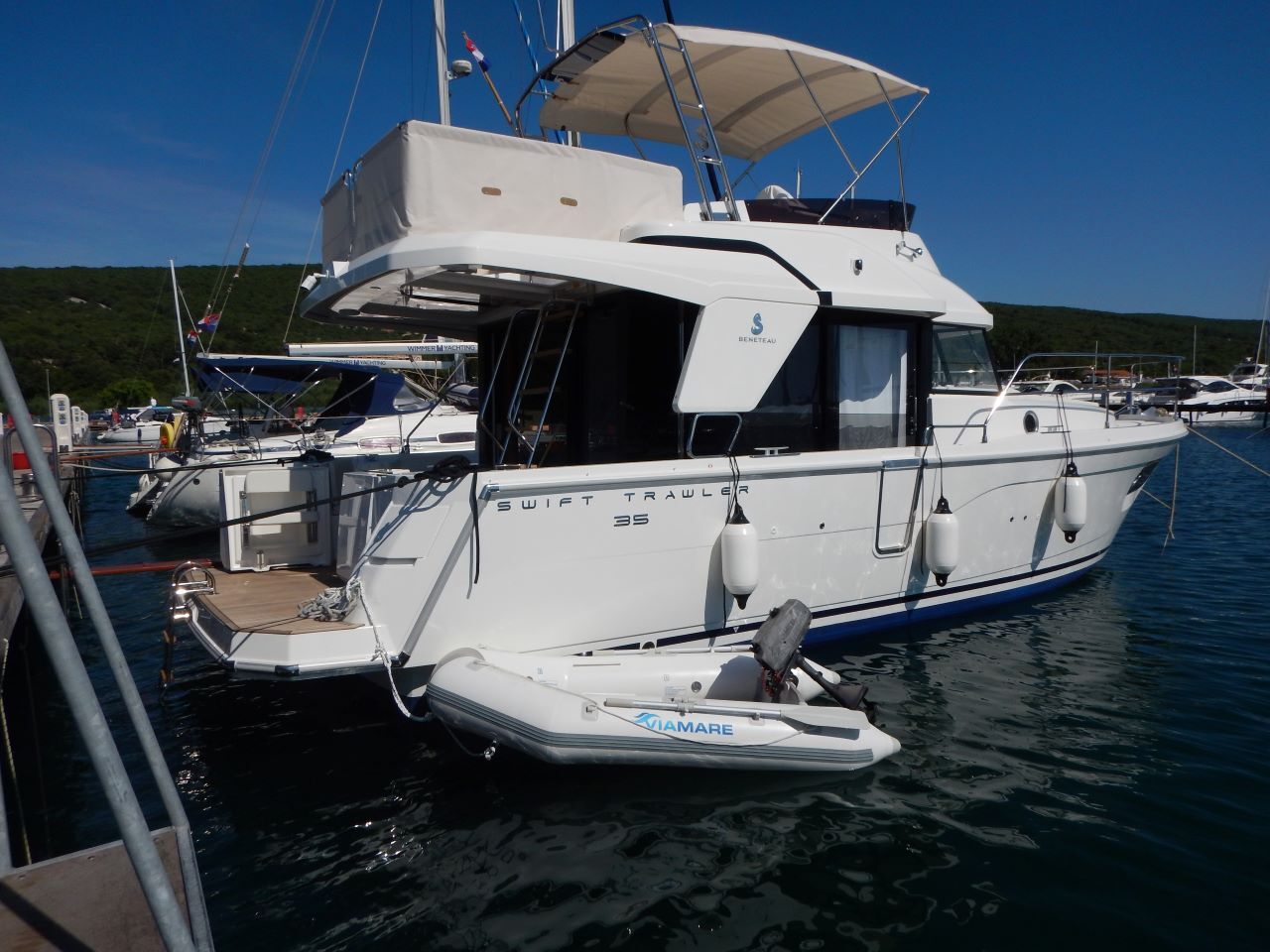 Swift Trawler 35 – Motor boat