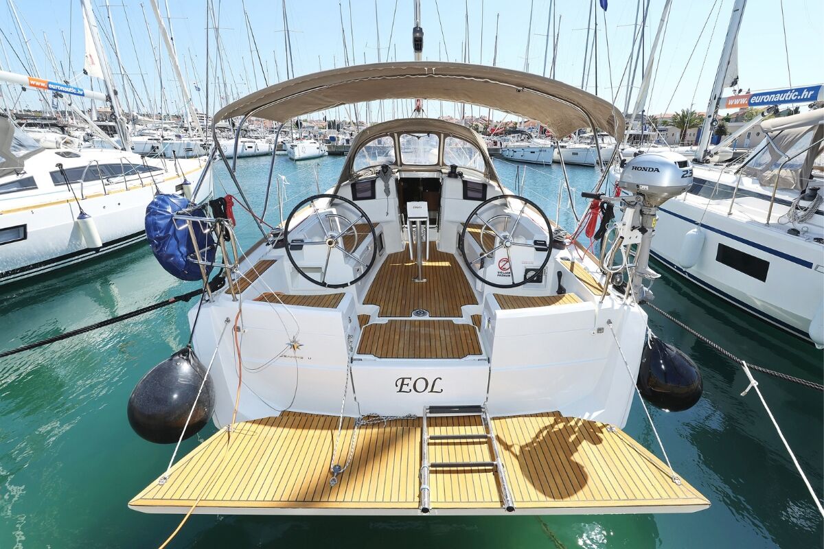 Sun Odyssey 389 – Sailing yacht
