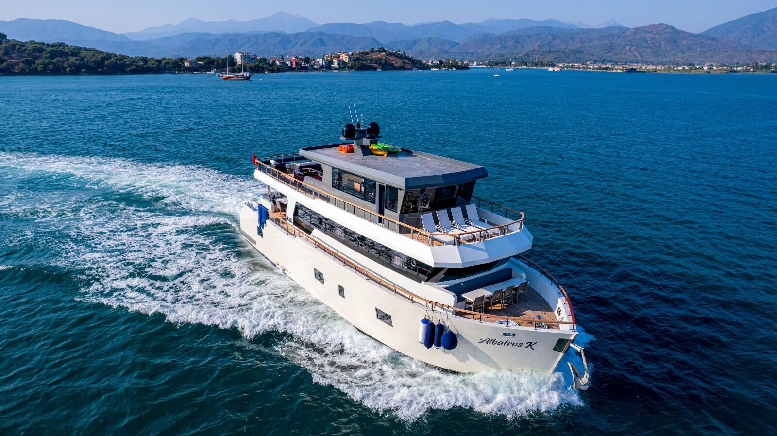 Albatros Explorer – Motor yacht