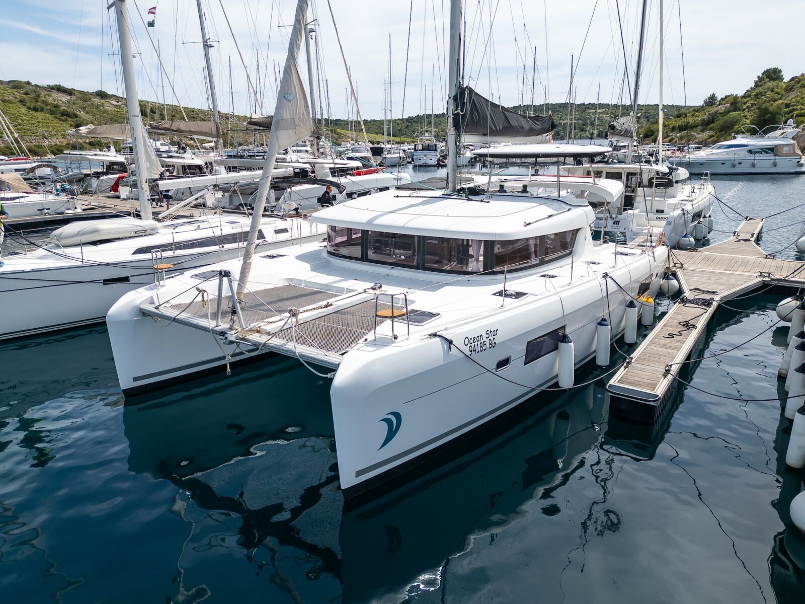 Lagoon 42 – 4 + 2 cab. – Catamaran