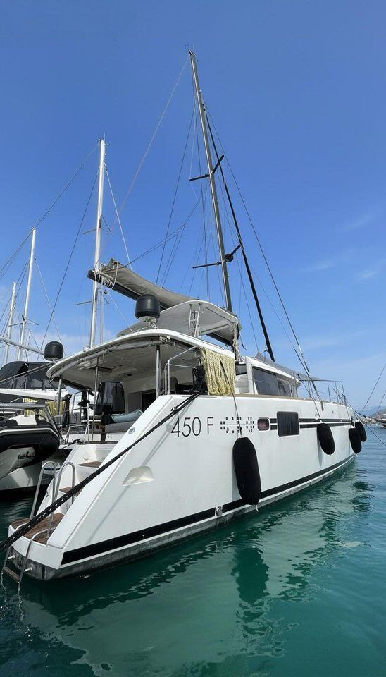 Lagoon 450 F – 3 + 1 cab. – Catamaran