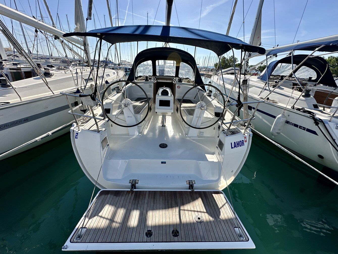 Bavaria Cruiser 37 – 3 cab. – Sailing yacht