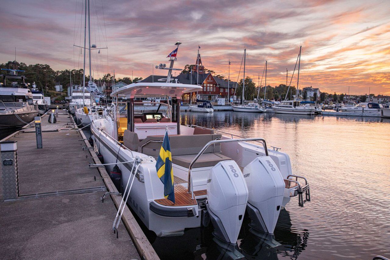 Nimbus T11 – Motor boat