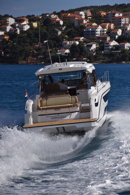 Bavaria SR38 Hard Top – Motor yacht